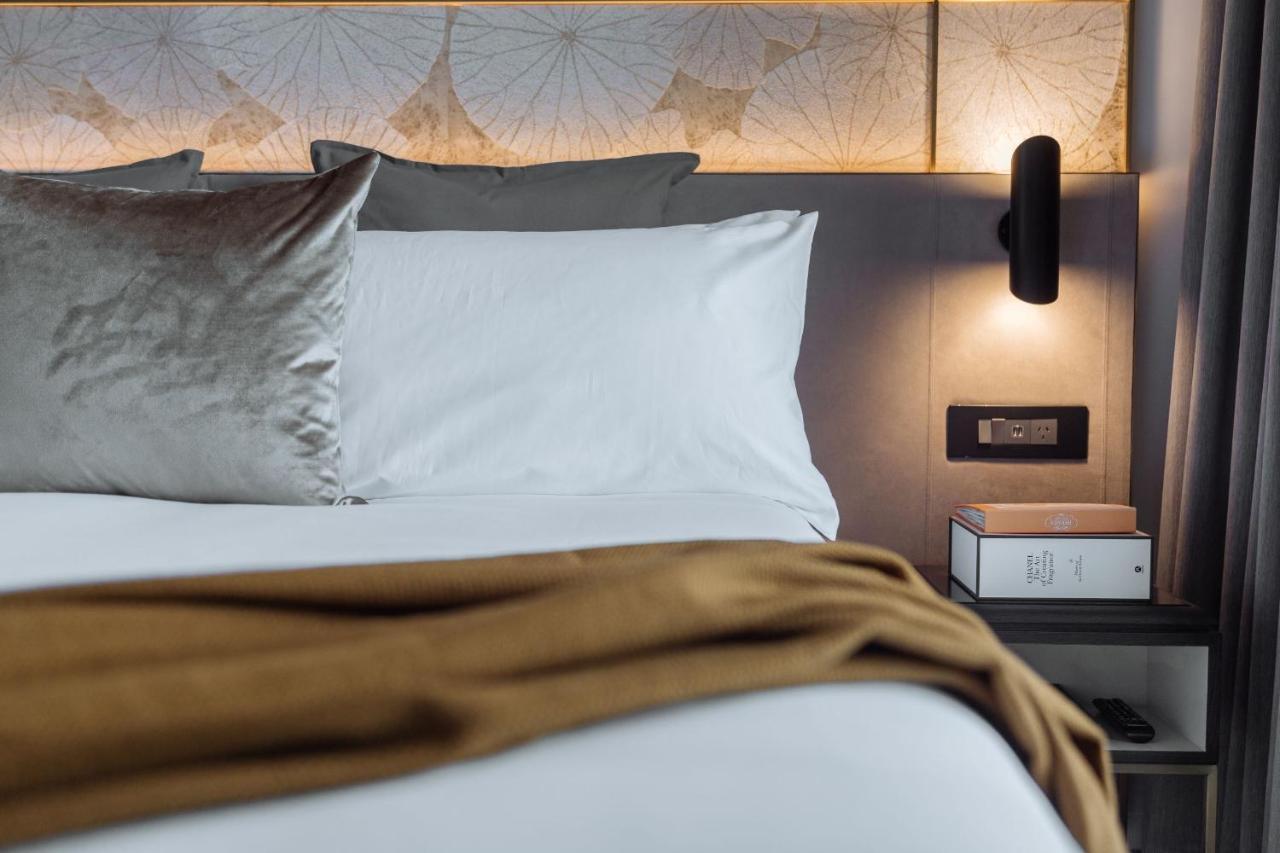 สกาย สวีท กรีนสแควร์ Hotel ซิดนีย์ ภายนอก รูปภาพ A bedroom at the hotel